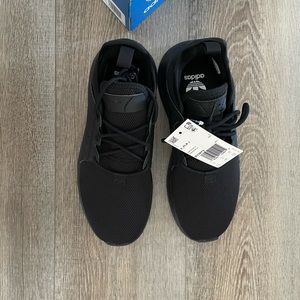 Adidas XPLR YOUTH SIZE